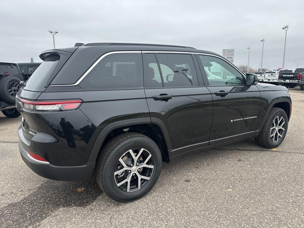 new 2025 Jeep Grand Cherokee car, priced at $45,490
