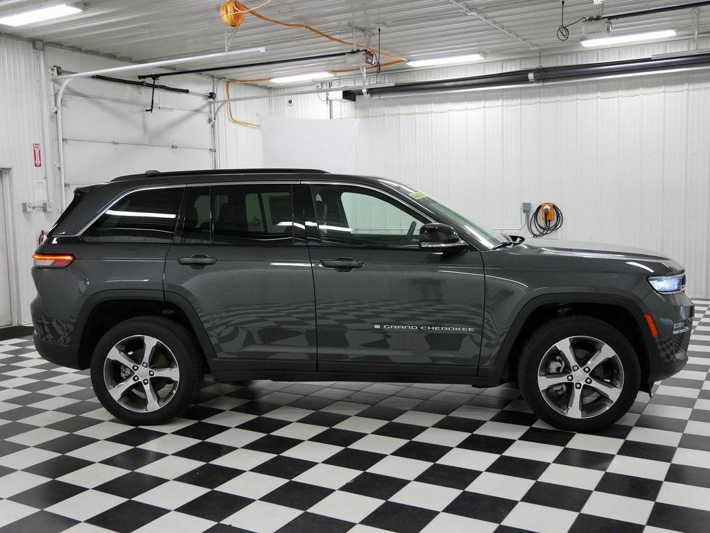 new 2024 Jeep Grand Cherokee car, priced at $38,990