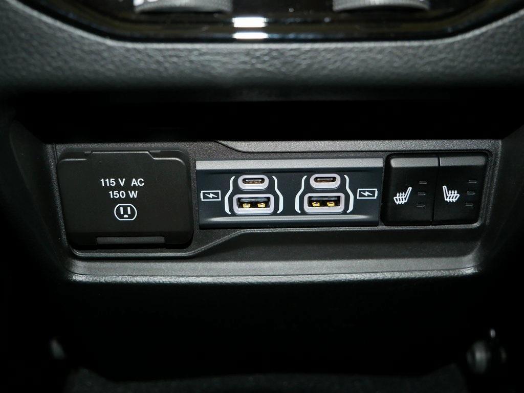 new 2024 Jeep Grand Cherokee car, priced at $38,990