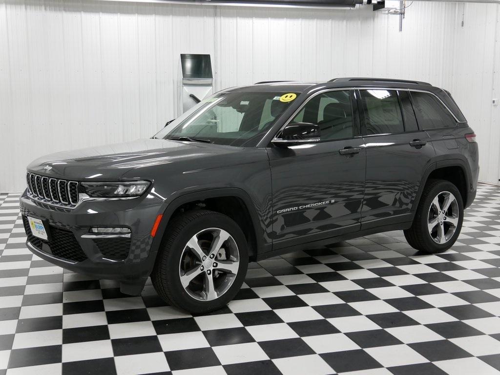 new 2024 Jeep Grand Cherokee car, priced at $38,990