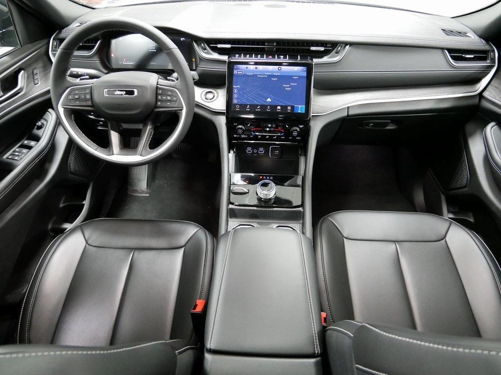 new 2024 Jeep Grand Cherokee car, priced at $38,990