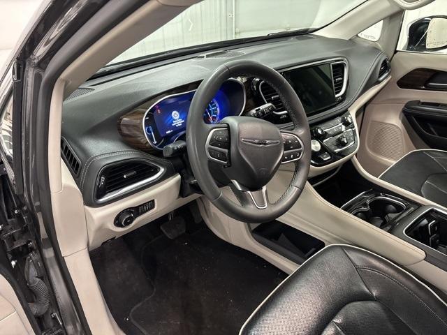 used 2023 Chrysler Pacifica Hybrid car, priced at $27,001