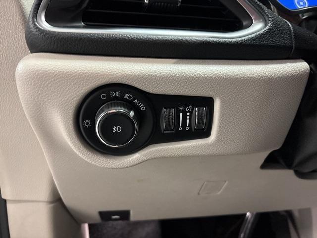 used 2023 Chrysler Pacifica Hybrid car, priced at $27,001