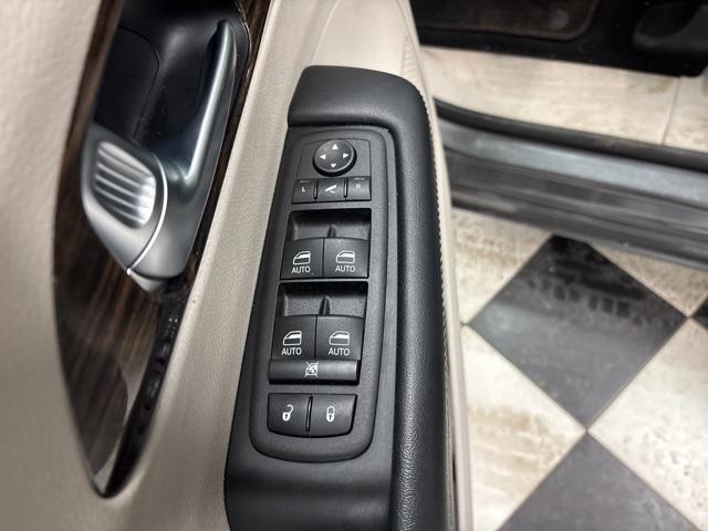 used 2023 Chrysler Pacifica Hybrid car, priced at $27,001