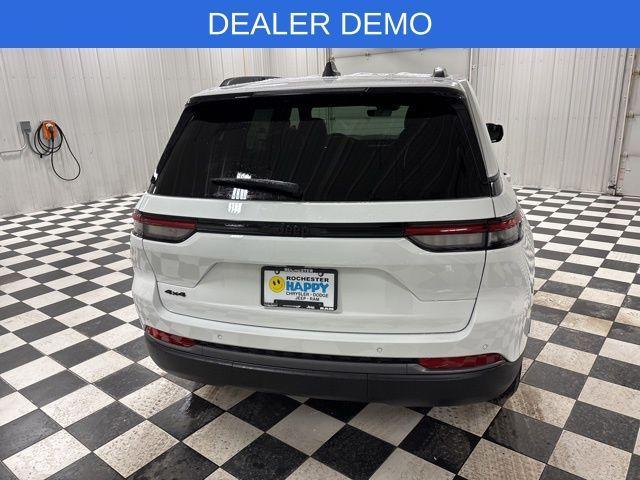 new 2026 Jeep Grand Cherokee car, priced at $42,370