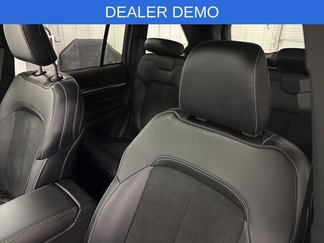 new 2026 Jeep Grand Cherokee car, priced at $42,370