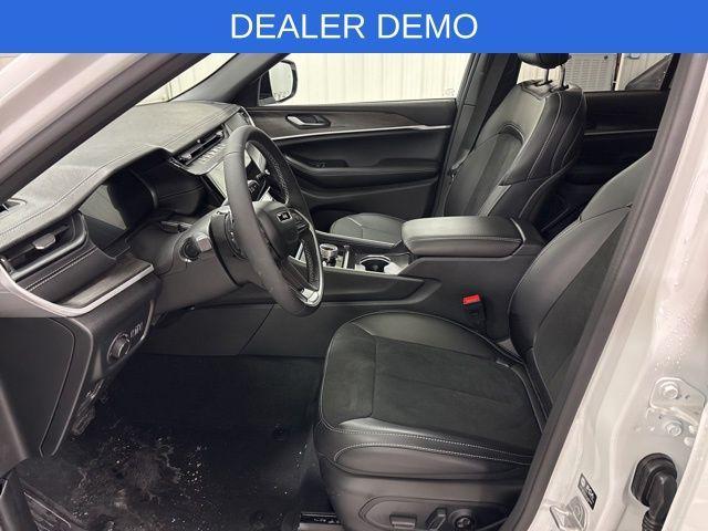 new 2026 Jeep Grand Cherokee car, priced at $42,370
