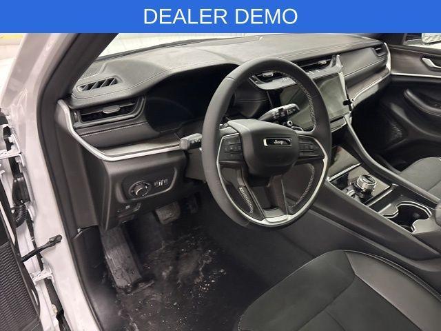 new 2026 Jeep Grand Cherokee car, priced at $42,370