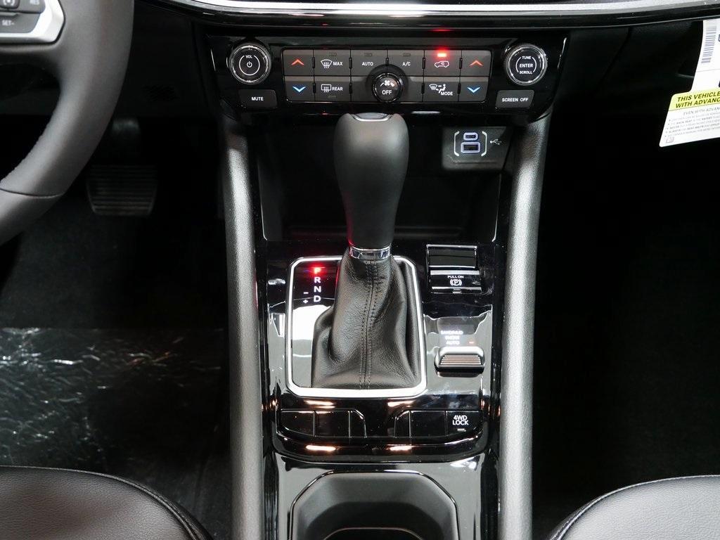 new 2025 Jeep Compass car, priced at $33,990