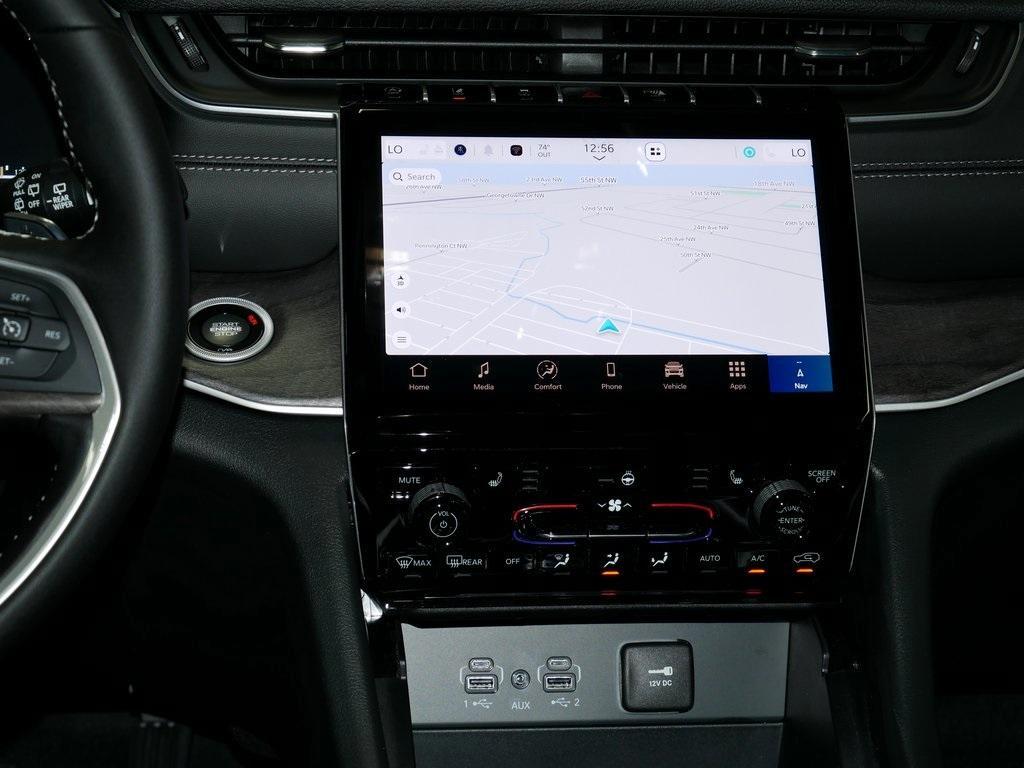 new 2025 Jeep Grand Cherokee car, priced at $45,000