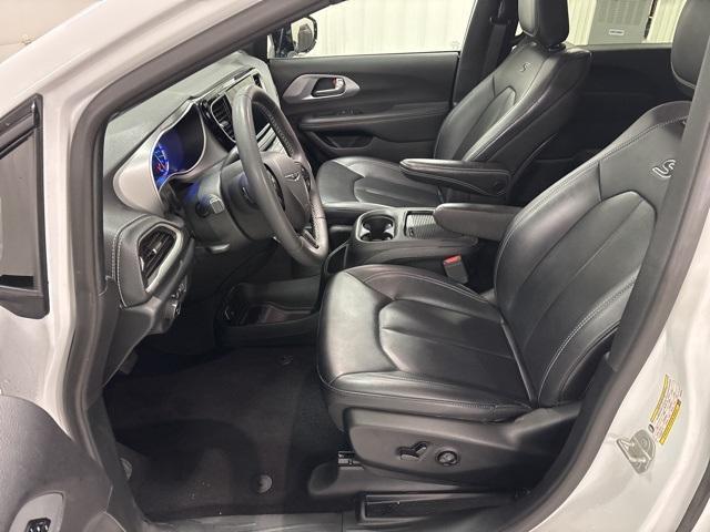 used 2024 Chrysler Pacifica Hybrid car, priced at $28,999