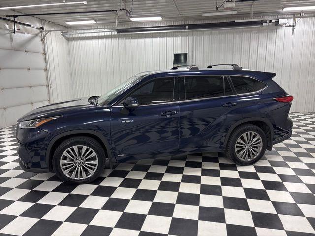 used 2021 Toyota Highlander Hybrid car, priced at $32,214