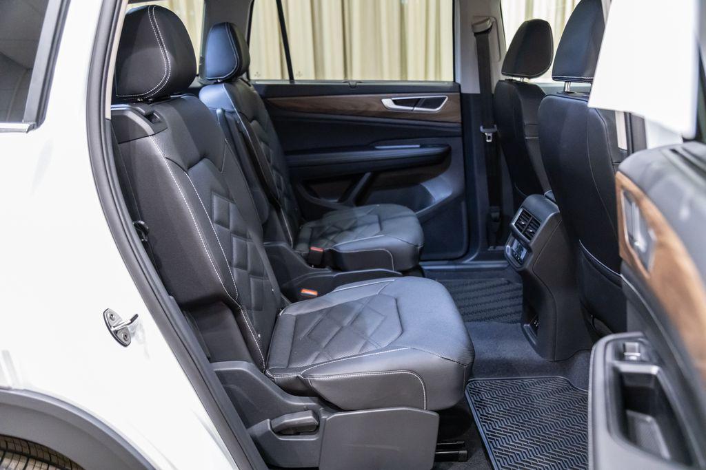 new 2026 Volkswagen Atlas car, priced at $48,075