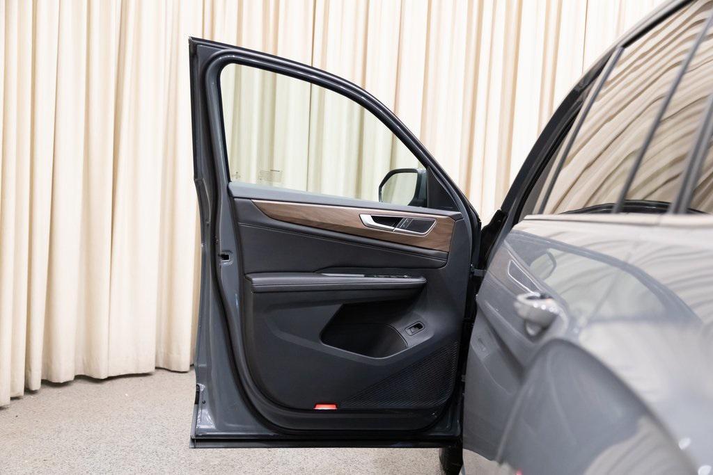 new 2026 Volkswagen Atlas car, priced at $49,075