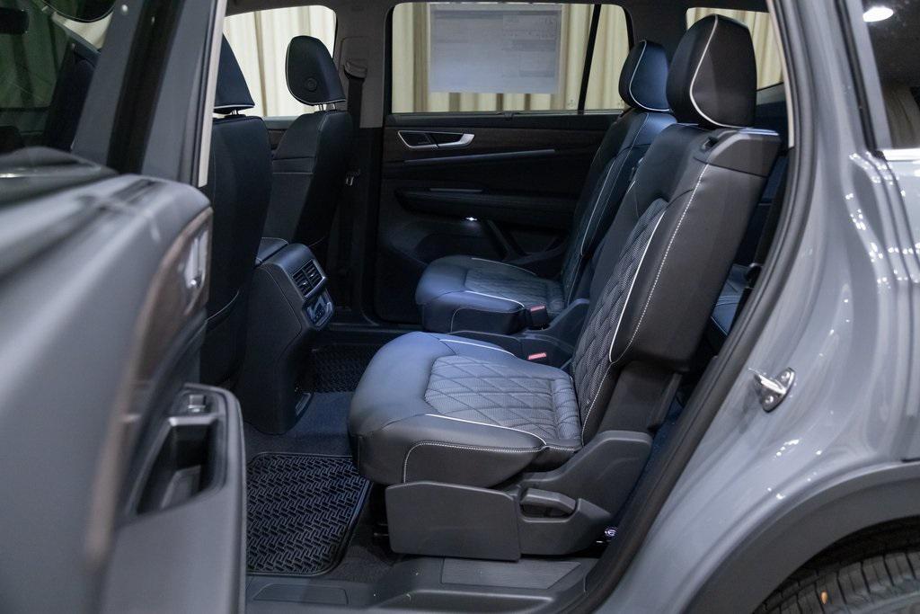 new 2026 Volkswagen Atlas car, priced at $58,398