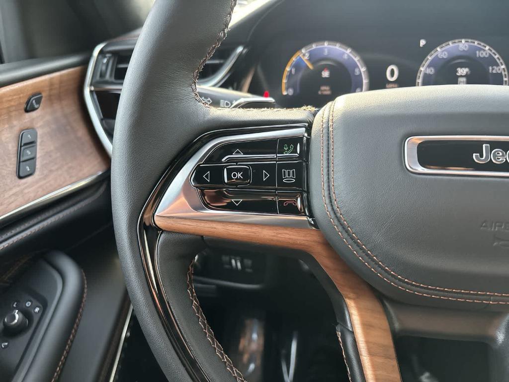 new 2025 Jeep Grand Cherokee car, priced at $61,740