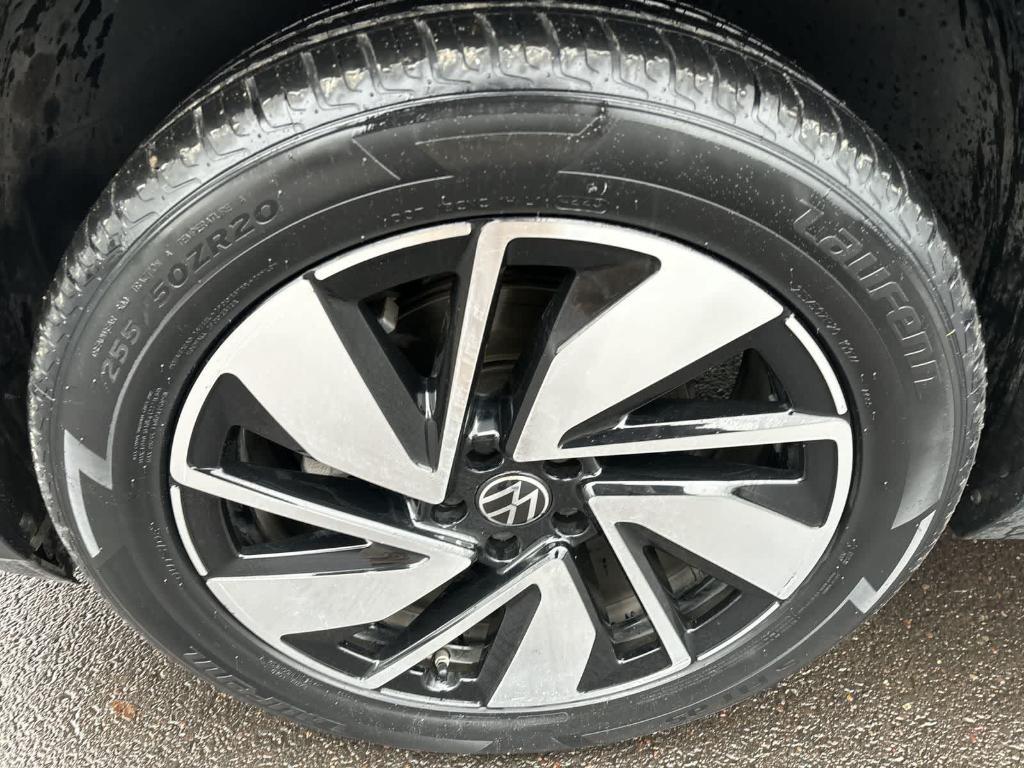 used 2024 Volkswagen Atlas car, priced at $25,990