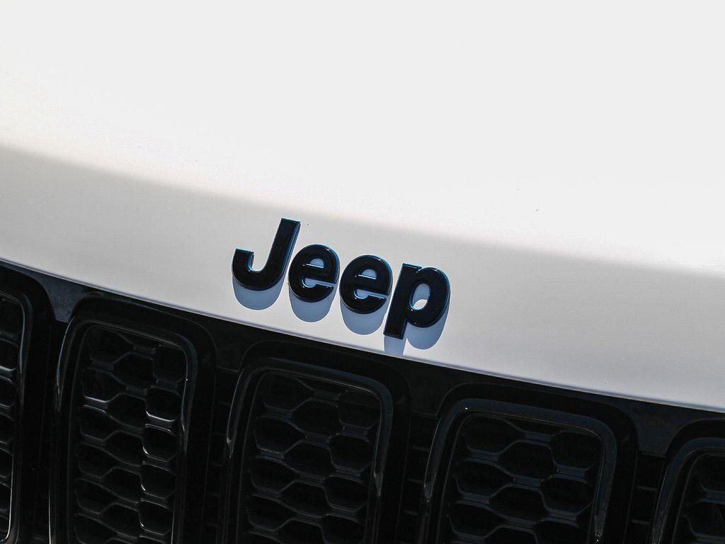 used 2018 Jeep Grand Cherokee car, priced at $17,551