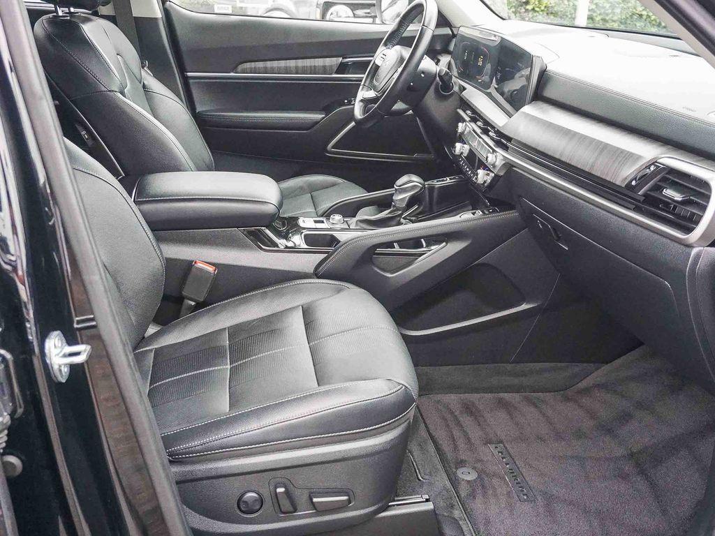 used 2024 Kia Telluride car, priced at $33,212