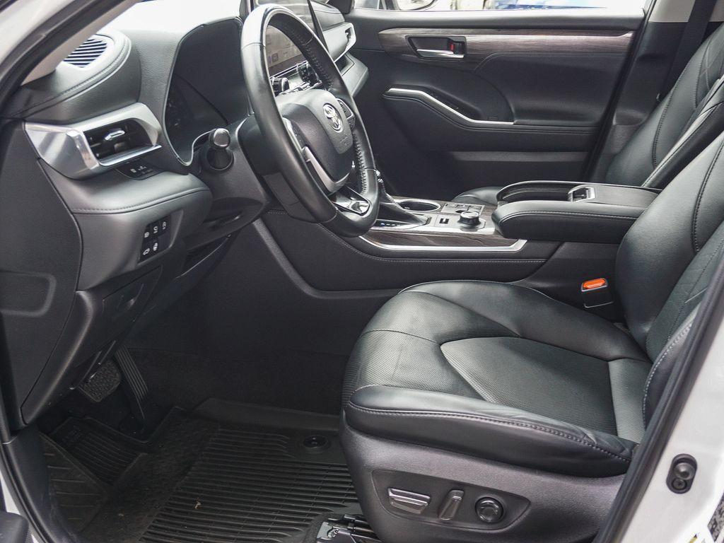used 2023 Toyota Highlander car, priced at $39,492