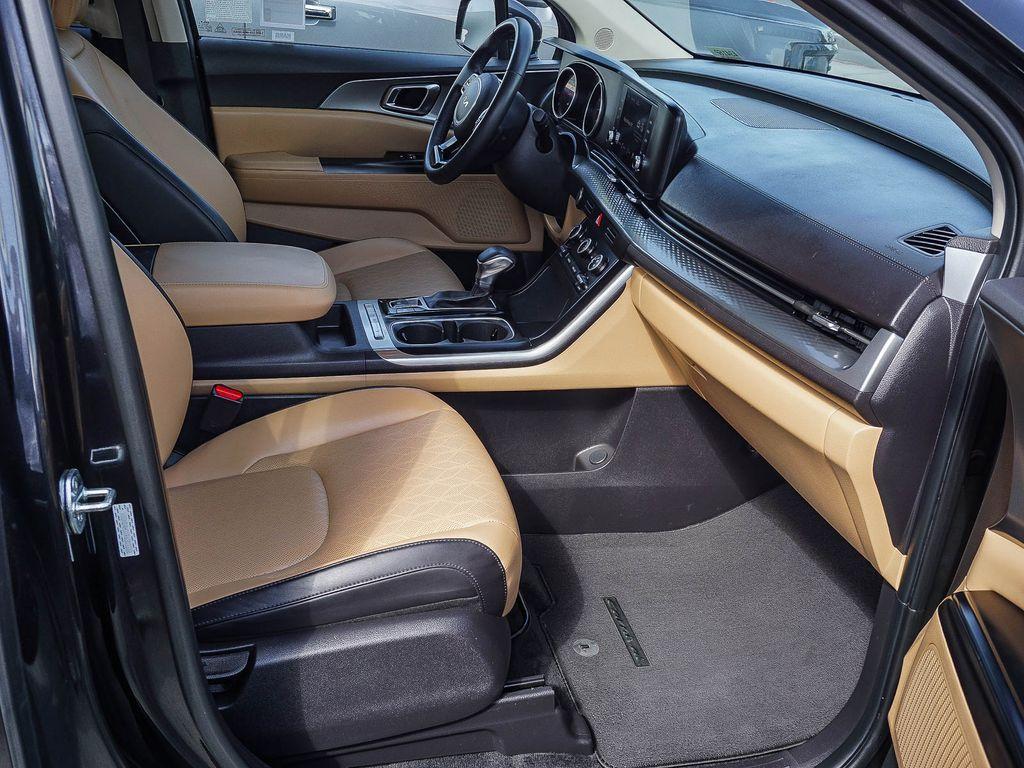 used 2024 Kia Carnival car, priced at $32,781