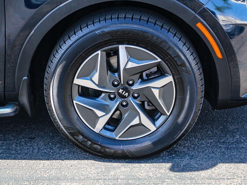 used 2021 Kia Sorento Hybrid car, priced at $20,991