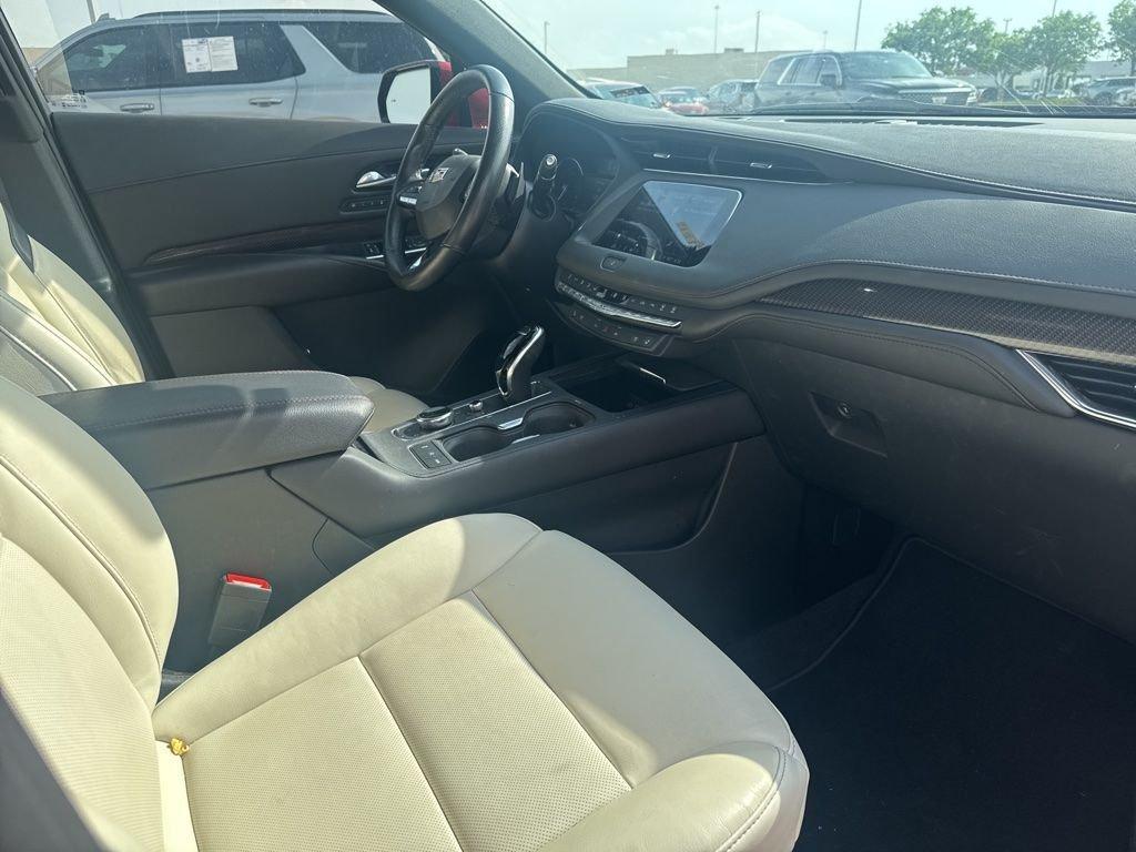 used 2023 Cadillac XT4 car, priced at $32,900