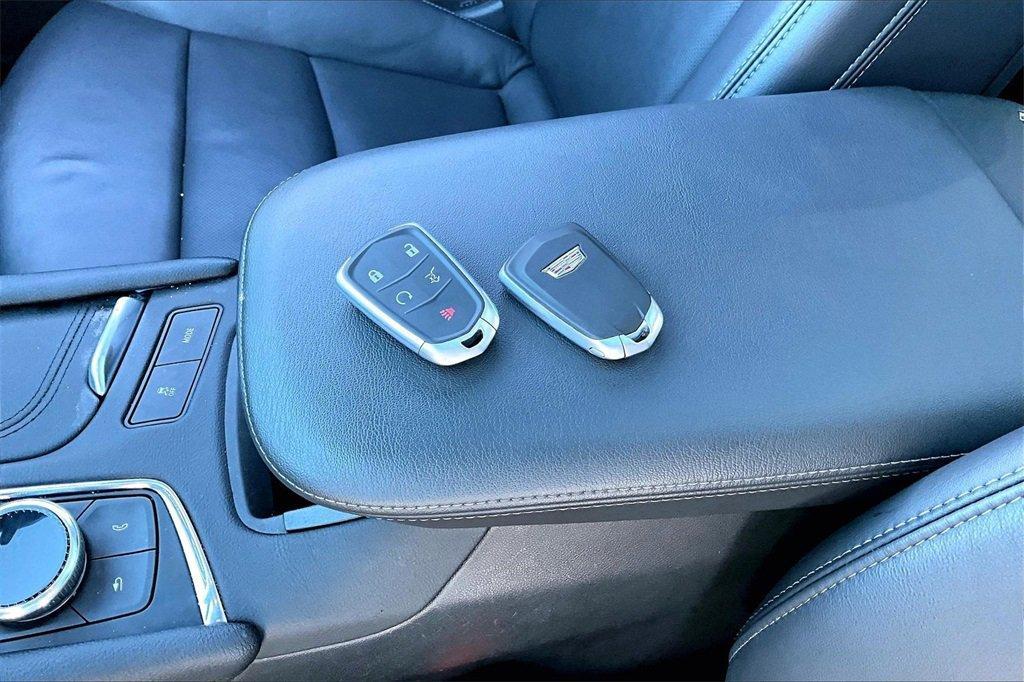 used 2025 Cadillac XT6 car, priced at $43,500