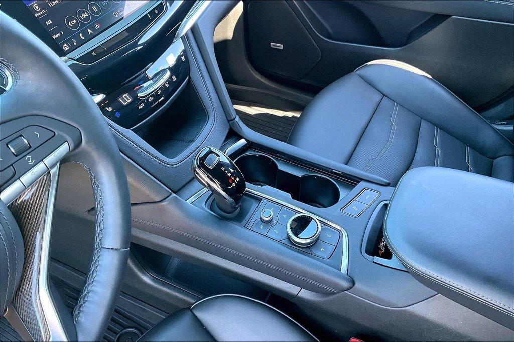 used 2025 Cadillac XT6 car, priced at $57,099