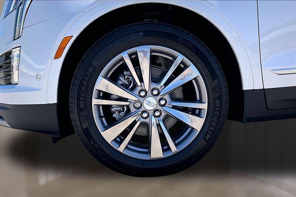 new 2026 Cadillac XT5 car, priced at $62,319