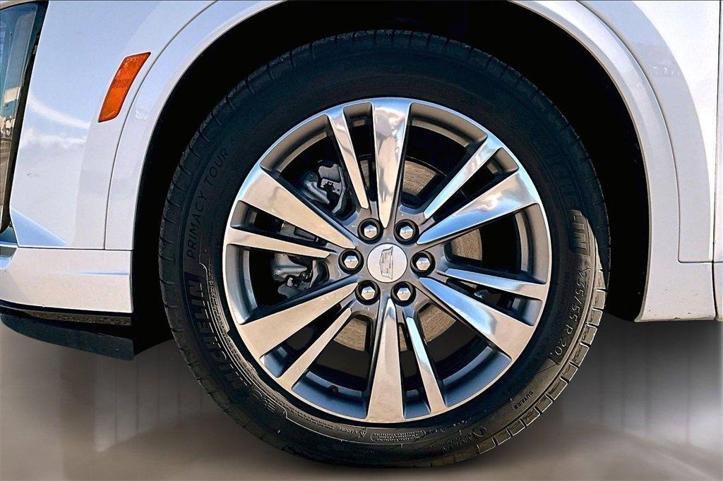 used 2025 Cadillac XT6 car, priced at $44,500