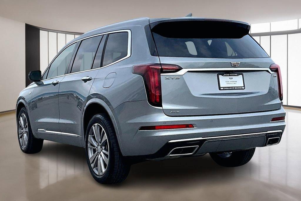 used 2025 Cadillac XT6 car, priced at $44,199