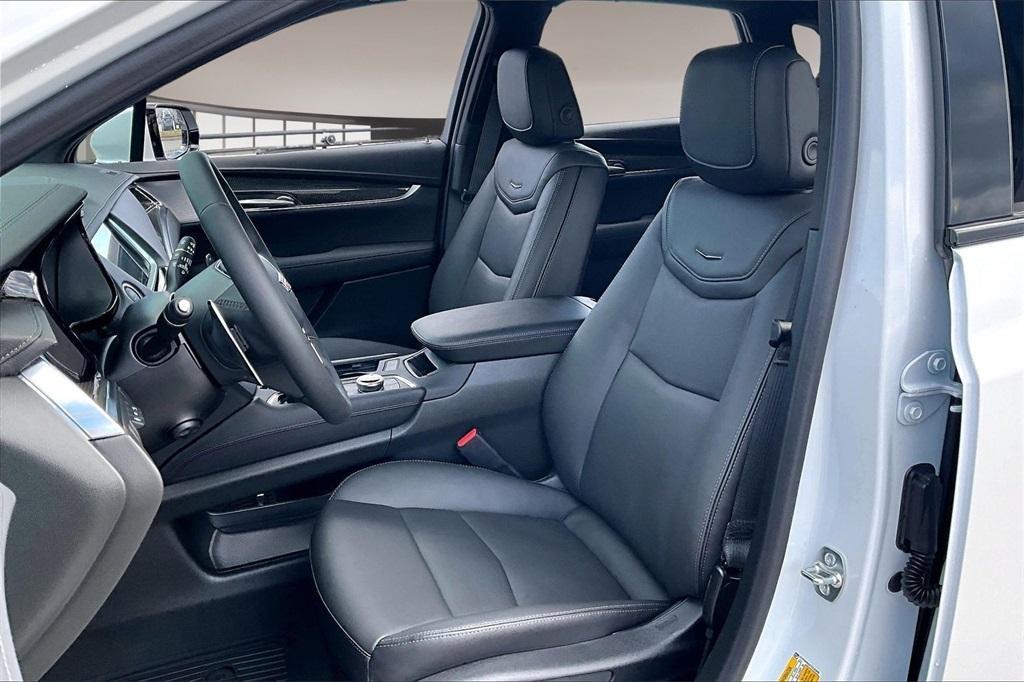 new 2026 Cadillac XT5 car, priced at $64,809