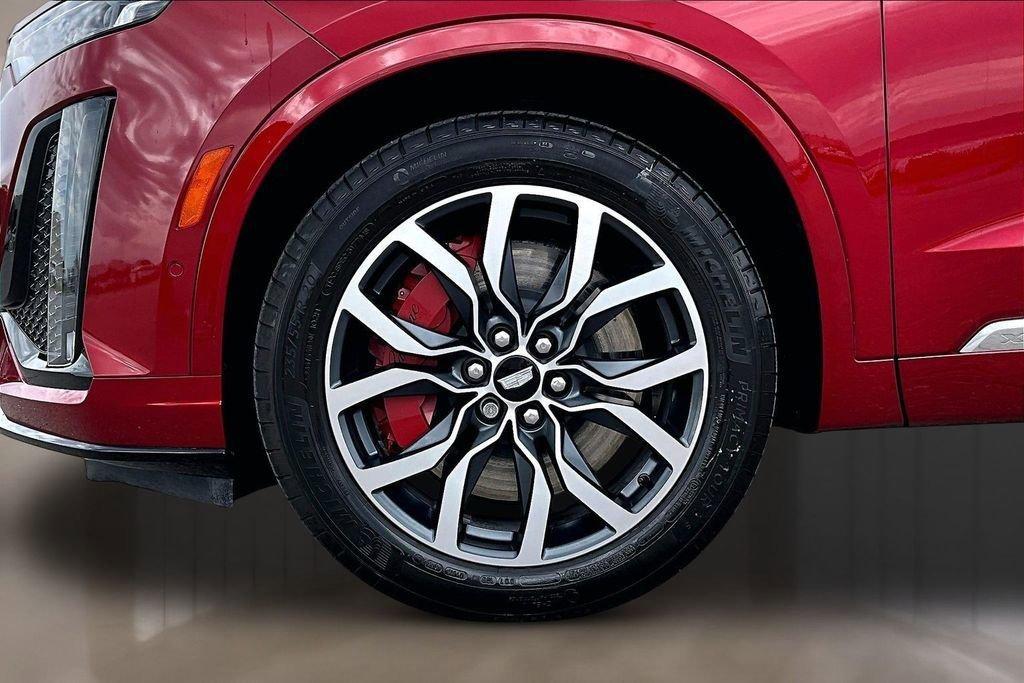 used 2025 Cadillac XT6 car, priced at $55,487