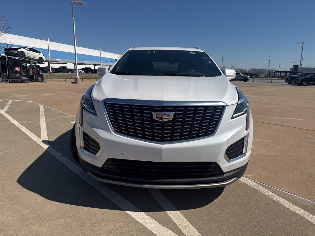 used 2025 Cadillac XT5 car, priced at $40,988