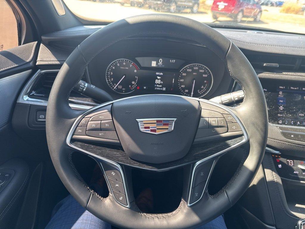 used 2025 Cadillac XT5 car, priced at $40,988