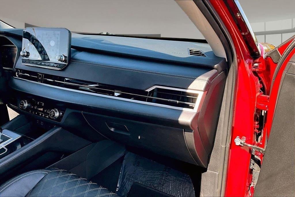 used 2024 Mitsubishi Outlander car, priced at $28,297