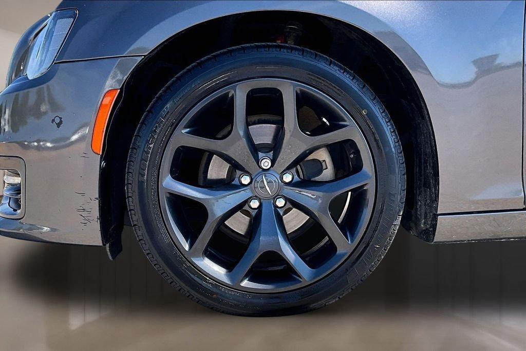 used 2021 Chrysler 300 car, priced at $18,289