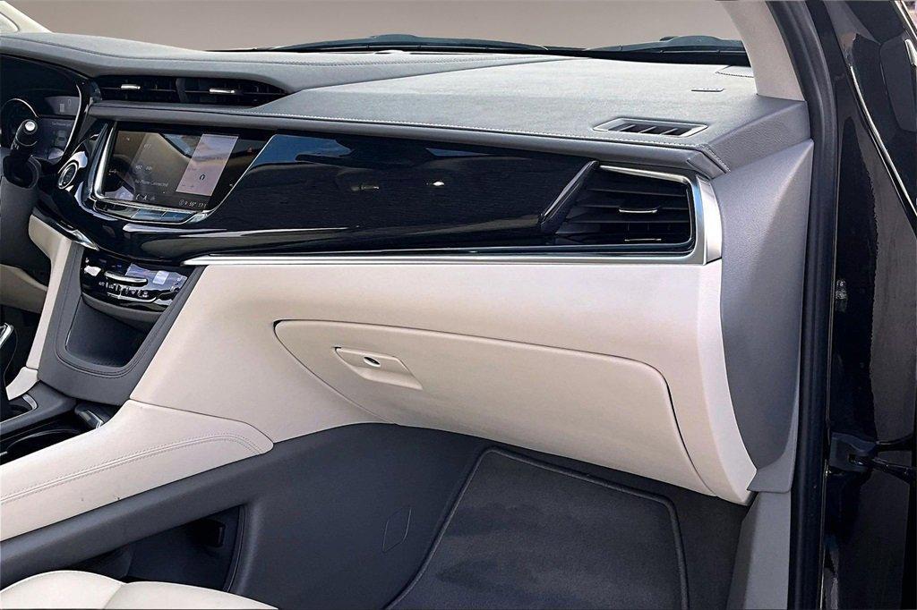 used 2025 Cadillac XT6 car, priced at $43,500