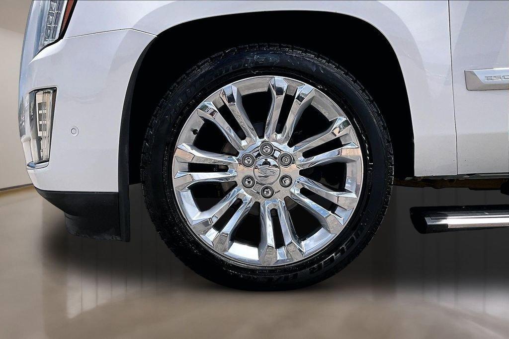 used 2020 Cadillac Escalade ESV car, priced at $33,687