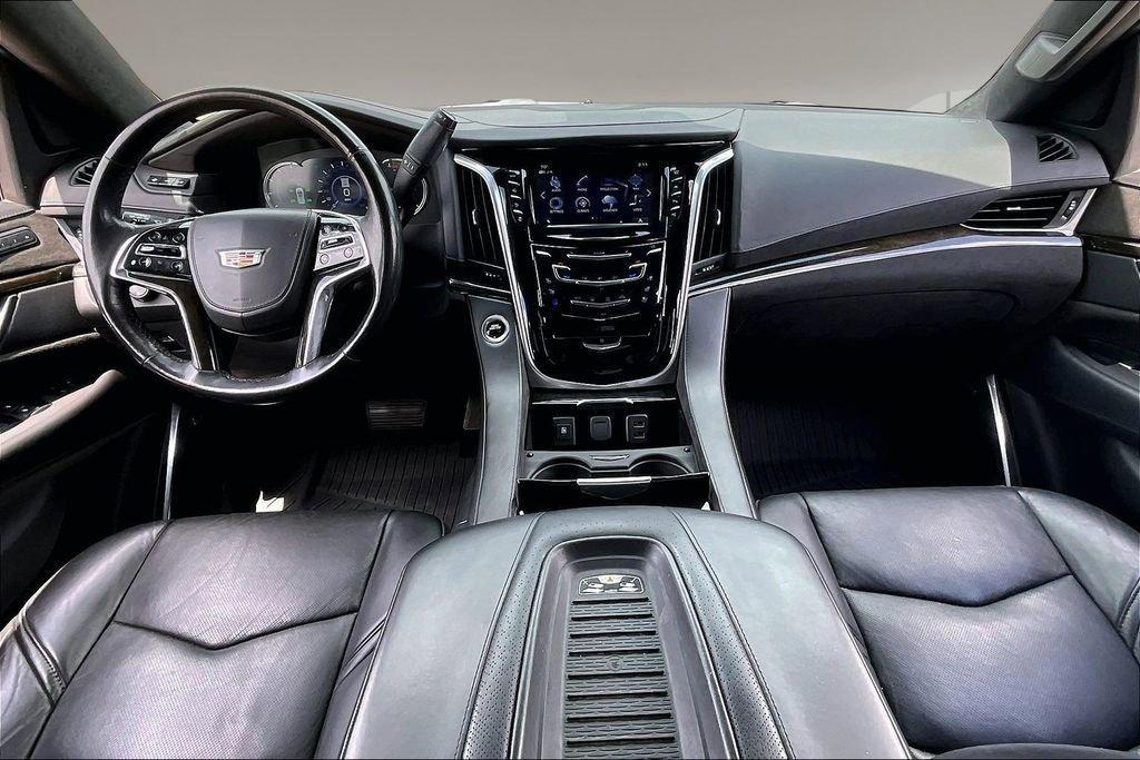 used 2020 Cadillac Escalade ESV car, priced at $33,687