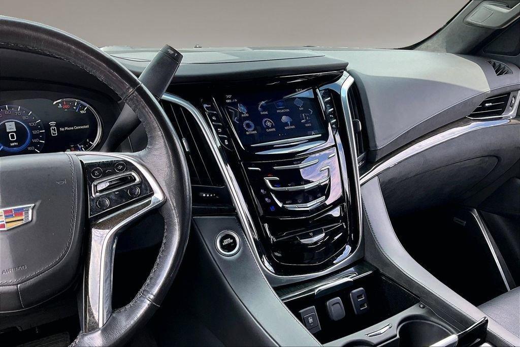 used 2020 Cadillac Escalade ESV car, priced at $33,687