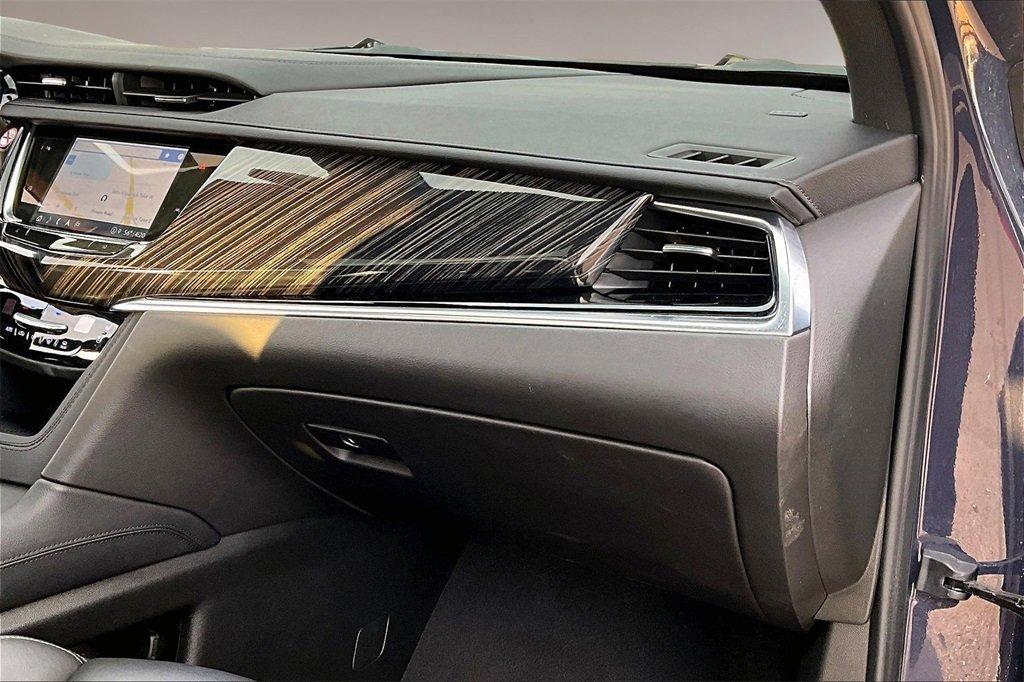 used 2025 Cadillac XT6 car, priced at $40,988