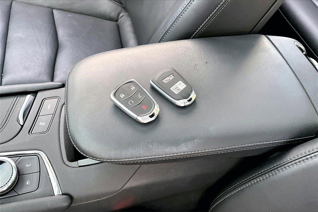 used 2025 Cadillac XT6 car, priced at $40,988