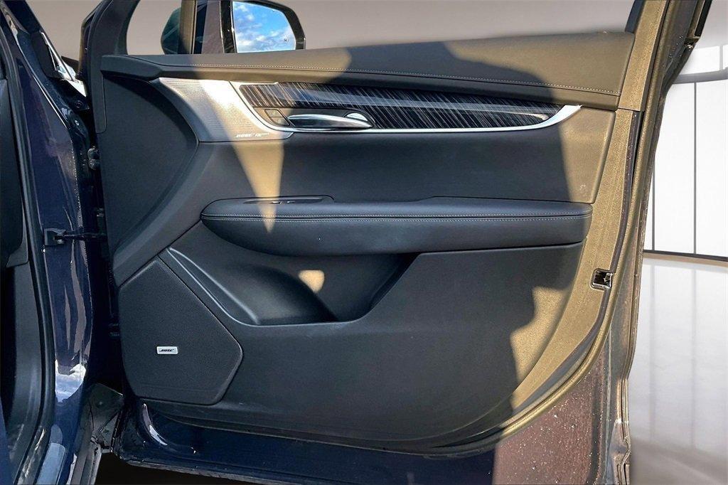 used 2025 Cadillac XT6 car, priced at $40,988