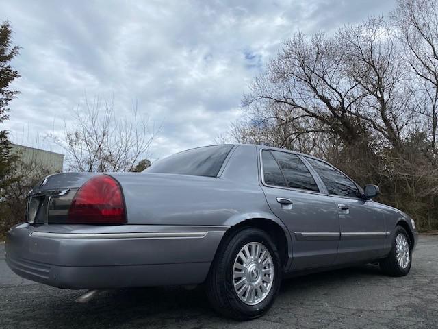 used 2006 Mercury Grand Marquis car, priced at $5,450
