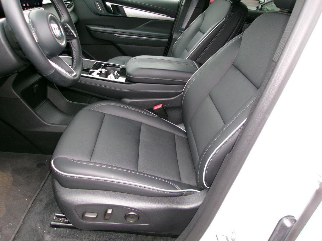 used 2025 Buick Enclave car, priced at $35,599