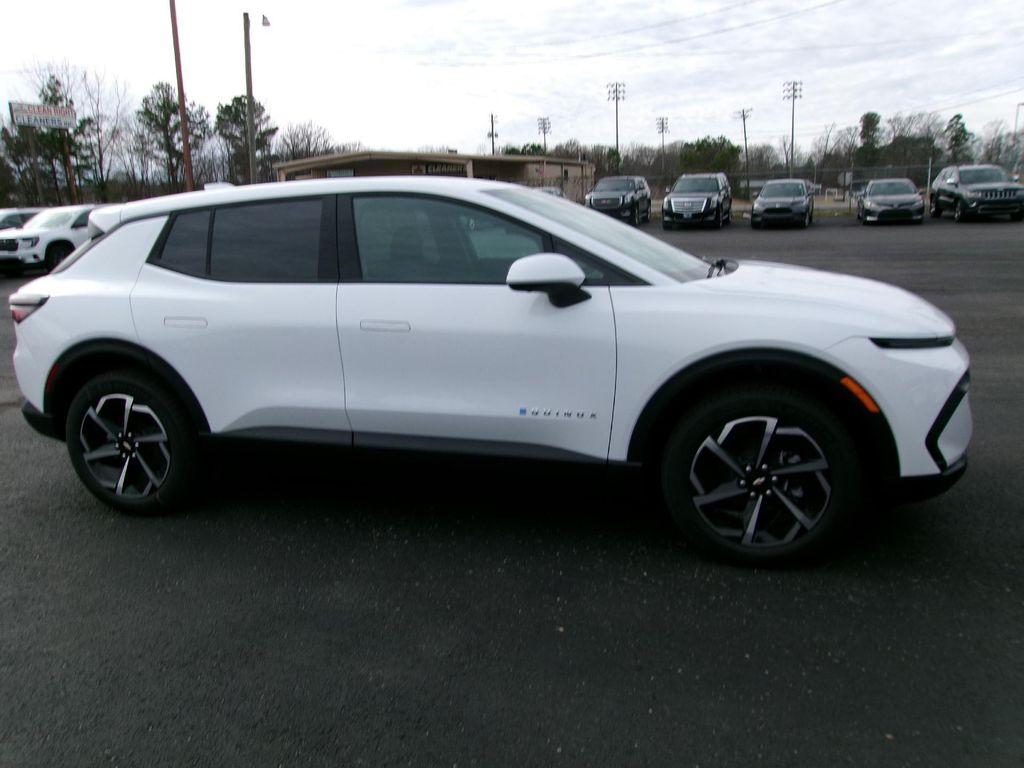 new 2026 Chevrolet Equinox EV car, priced at $28,999