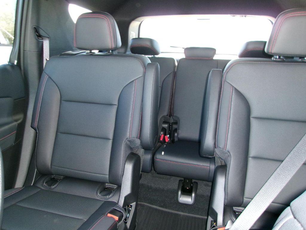 new 2026 Chevrolet Traverse car, priced at $48,999