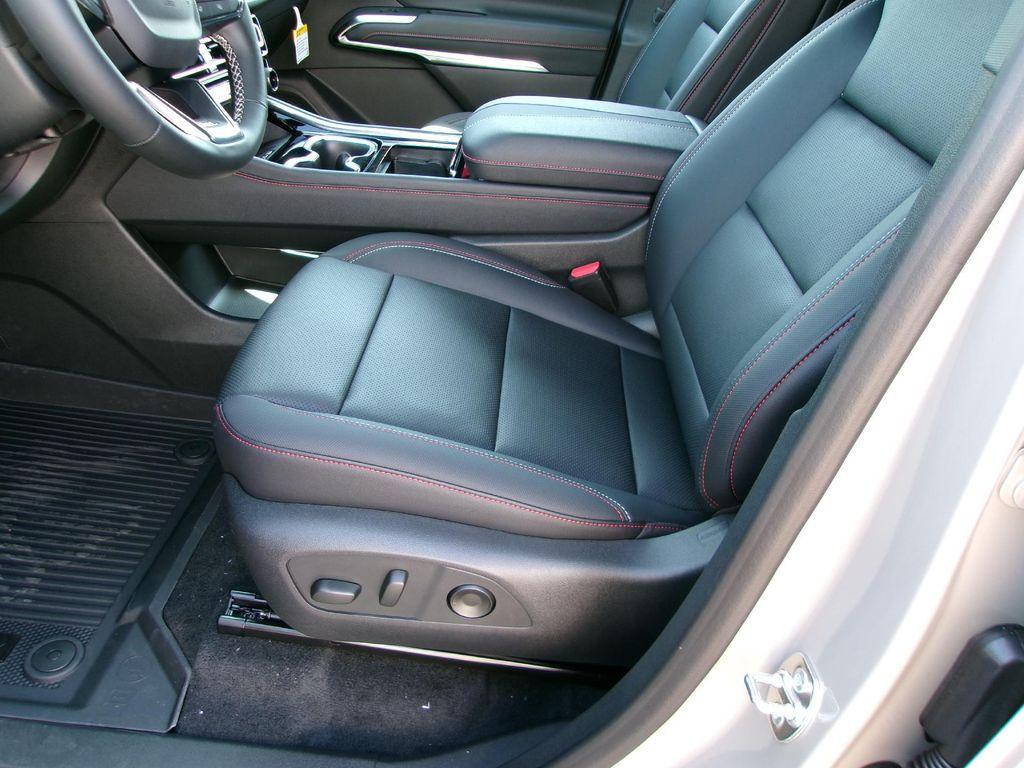 new 2026 Chevrolet Traverse car, priced at $48,499